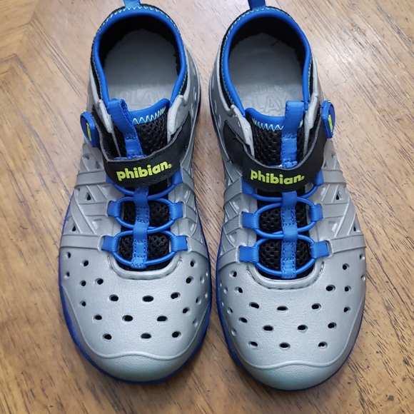 phibian shoes